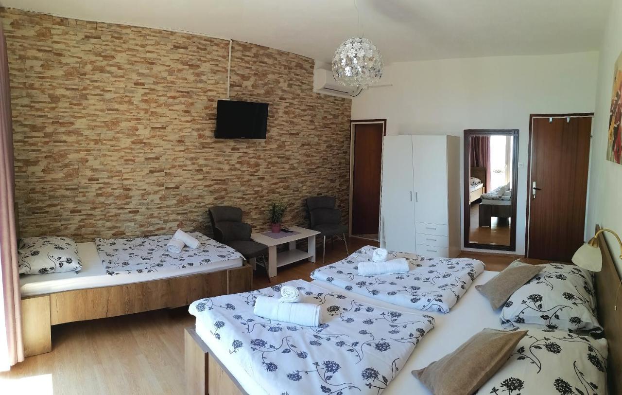 Paradise House At Sea Rab Town Esterno foto