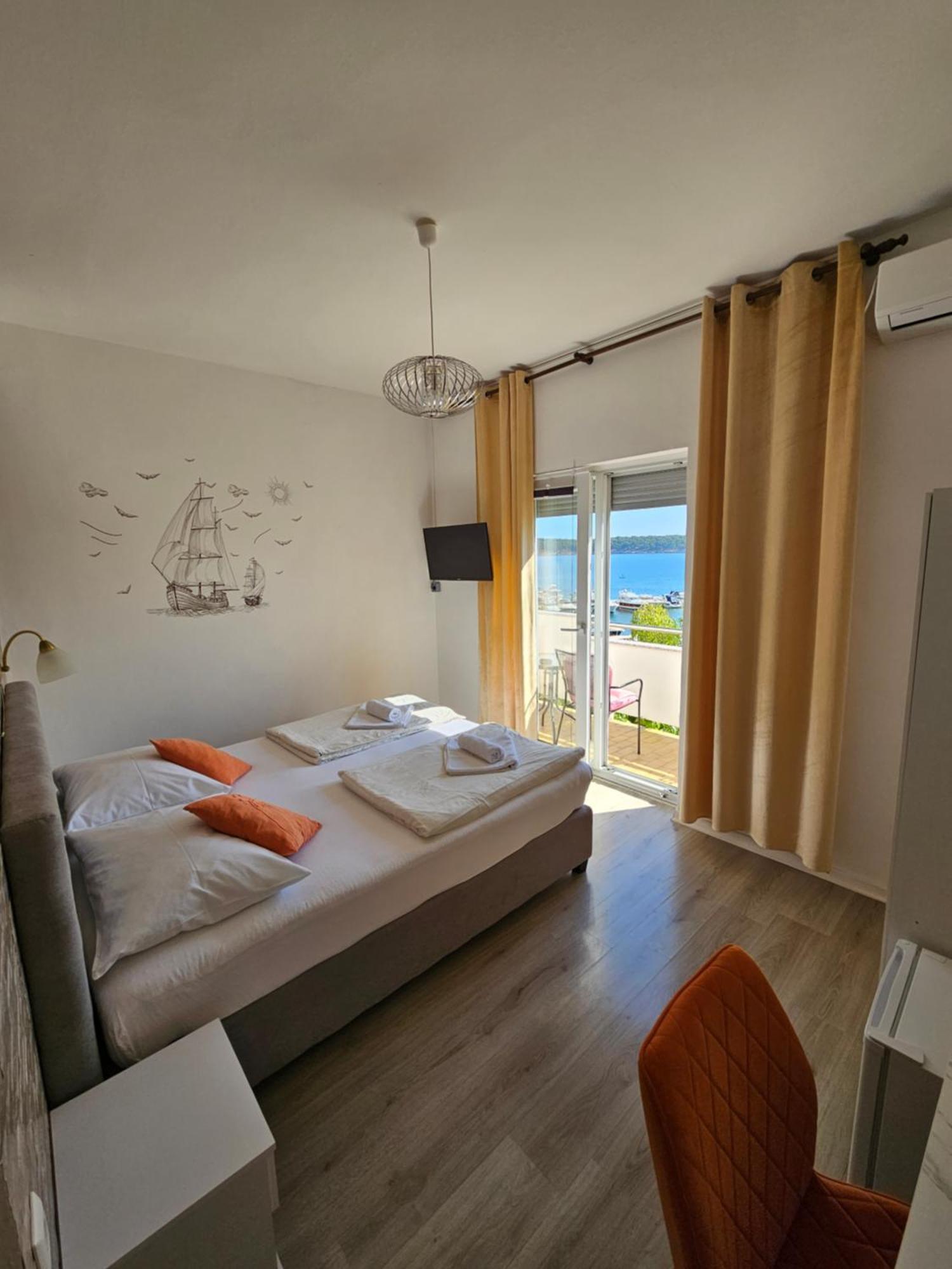 Paradise House At Sea Rab Town Esterno foto